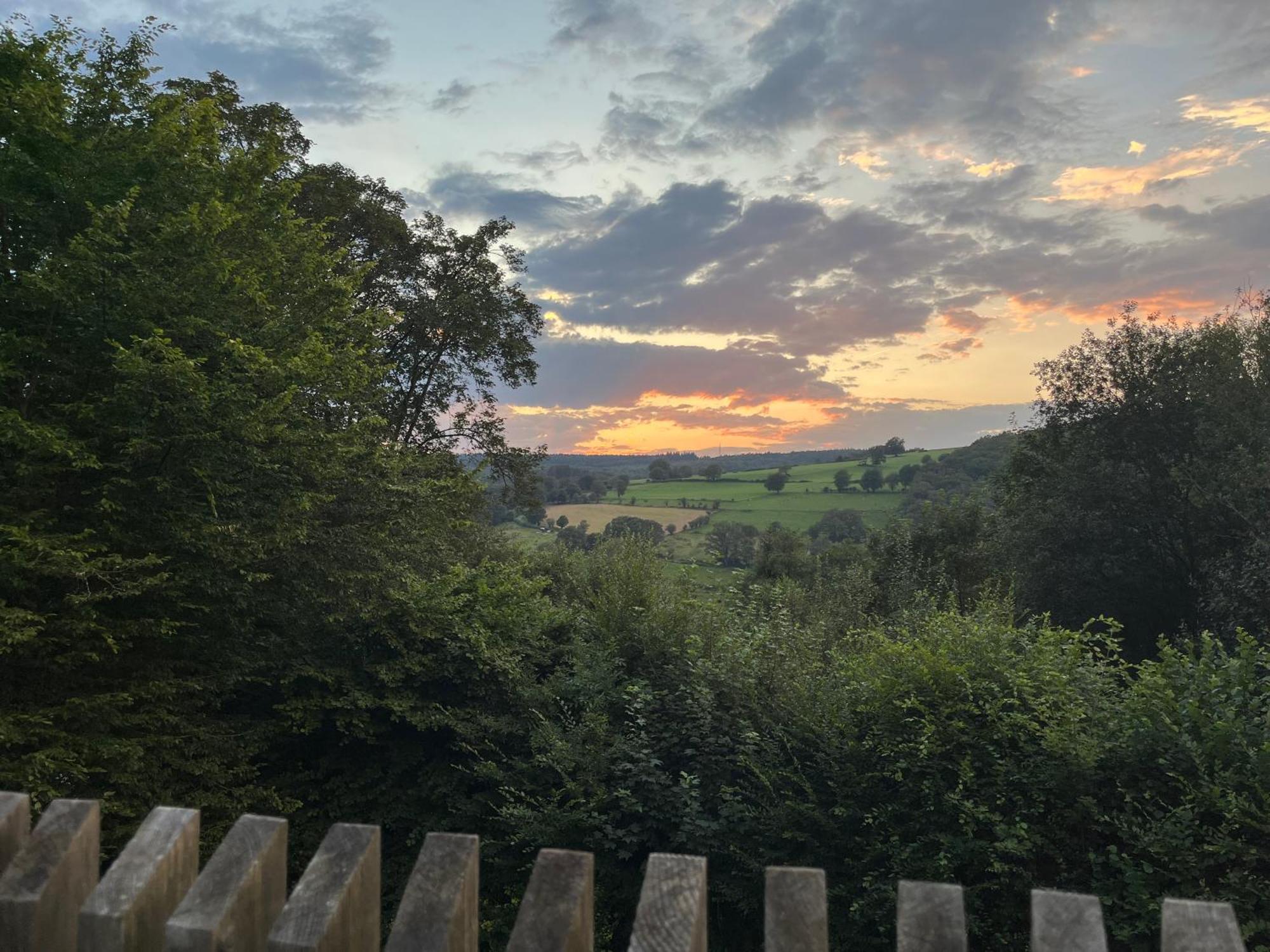 Lessilou Villa Mormont  Buitenkant foto